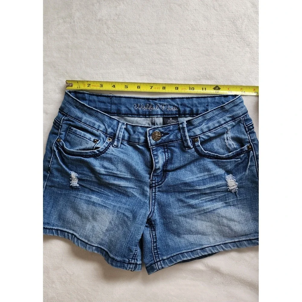 Wishful Park Womens Distressed Y2K Denim Shorts Medium Wash Blue Size 9 JS413354